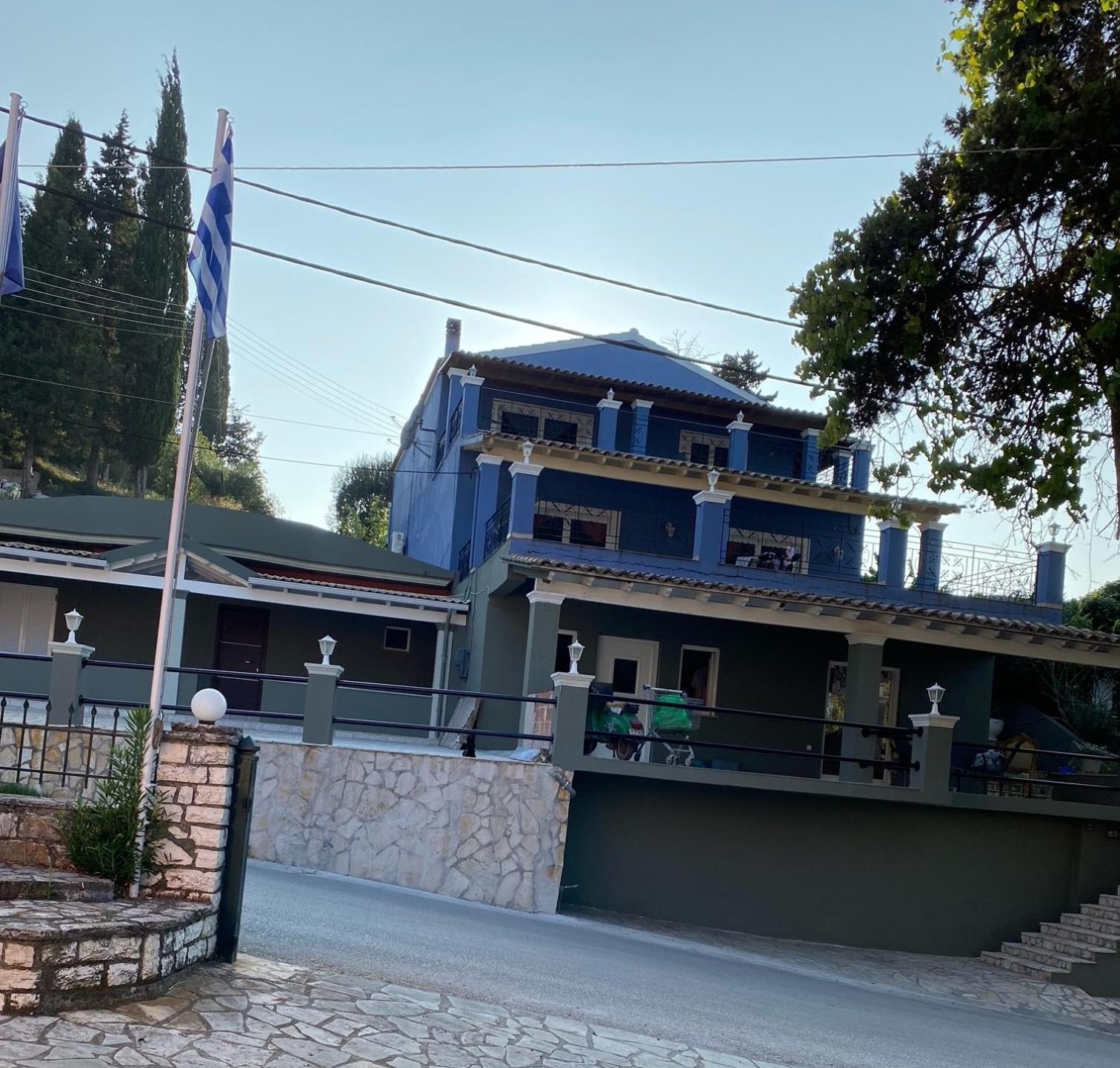 Traditional Fishing Village Apartments Букарі Екстер'єр фото